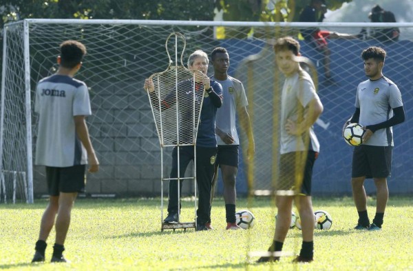 MERCADO: Primera baja en Olimpia, Marathón con renovación y Real España busca tres refuerzos