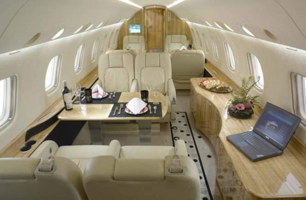 El Embraer 600 Legacy, el avión presidencial donde viajaría Chelato