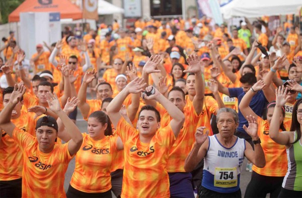 Vibrante ambiente en el Circuito Asics San Pedro Sula .