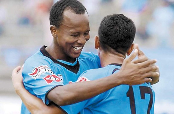 TOP: Grandes futbolistas hondureños que se retiraron en modestos equipos