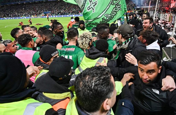 Brutal celebración de un club de Francia que regresa a una final de Copa 38 años después