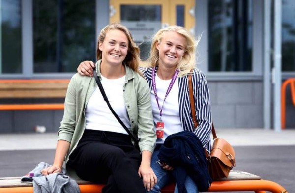 La increíble historia del beso que se hizo viral en el Mundial femenino 2019