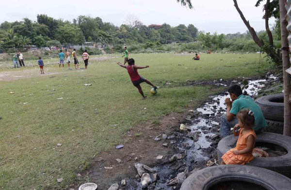 FOTOS: Así es un partido en un bordo de Honduras