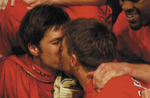 Los 10 besos más insólitos en la historia del fútbol&nbsp;&nbsp;