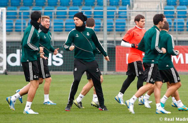 El Madrid viajó con toda la plantilla blanca a Manchester.