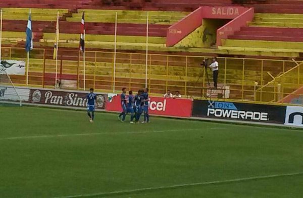 El Salvador venció a República Dominicana para poner rumbo a la Uncaf