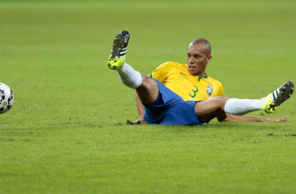 Brasil venció 2-0 a México en amistoso hacia la Copa América