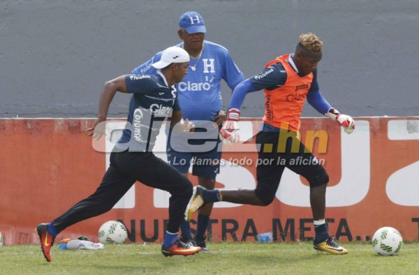 Honduras cerró su preparación con bromas, Costly de portero y un jugador pelón
