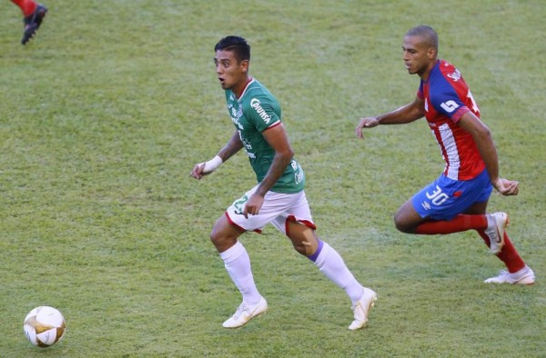 Fichajes: Pedro Troglio renovaría con Olimpia y hondureña se probará en el Sevilla