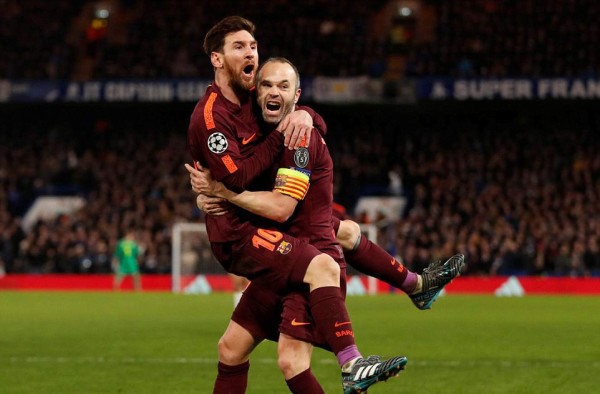EN FOTOS: La locura de Messi en Stamford Bridge y el saludo a Conte