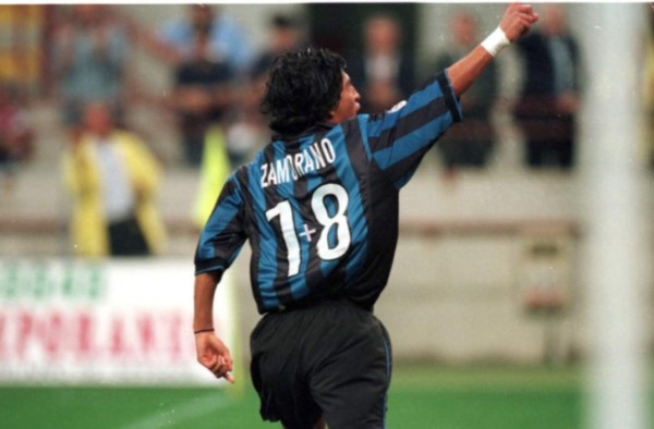 Messi y los otros dorsales extraños en el fútbol: Un centrocampista top utilizó el número 1