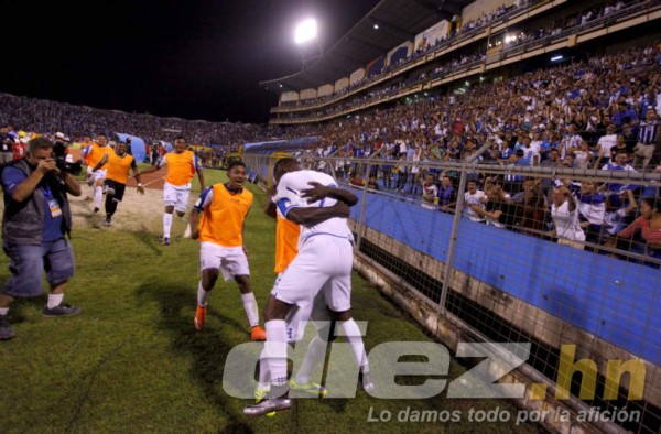 Las mejores imágenes del Honduras-El Salvador en el Olímpico