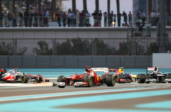 Alonso recorta tres puntos al afortunado Vettel tras soñar con la gloria y el liderato.