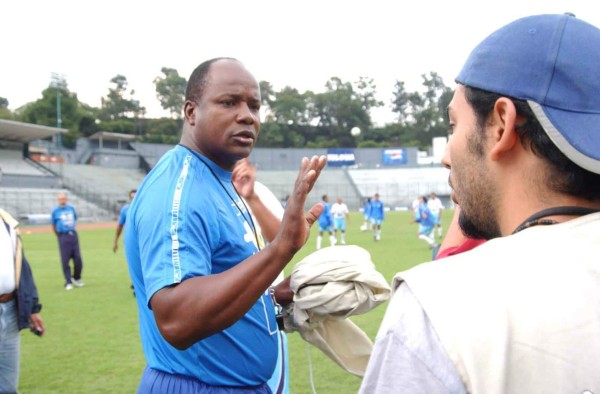 La vida y carrera de Gilberto Yearwood en imágenes