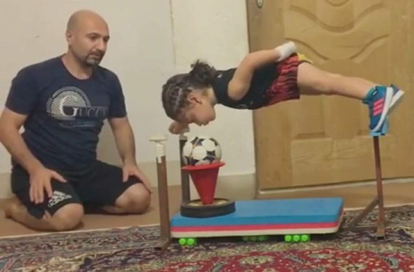 Arat Hosseini, el iraní que impresiona a Messi y que es comparado con Cristiano Ronaldo