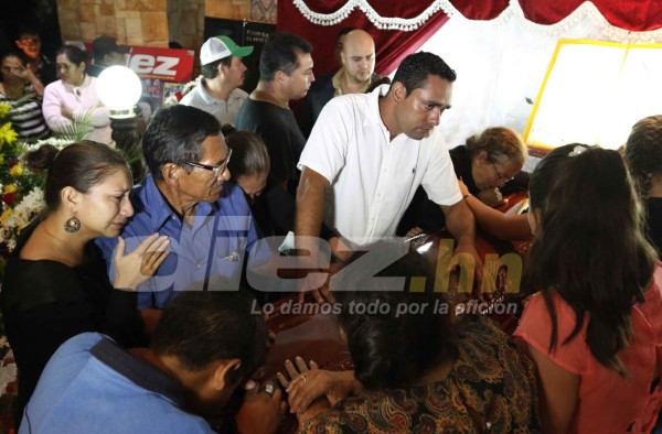 FOTOS: Llanto y dolor en velatorio de Walter López en Ocotepeque