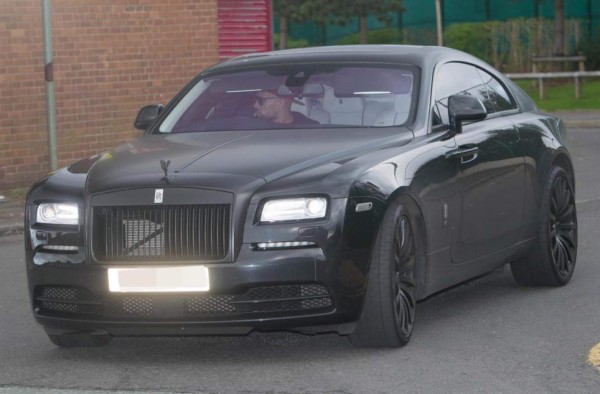 Jesús Navas deja su humilde coche y se compra un supercarro de lujo