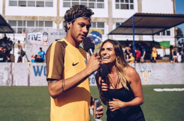 Layla Anna Lee, la sexy presentadora de origen brasileño que estará en los Premios The Best