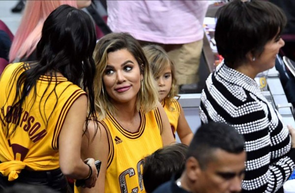 Las Kardashians, las sexis aficionadas que le van a Cavaliers en final de NBA