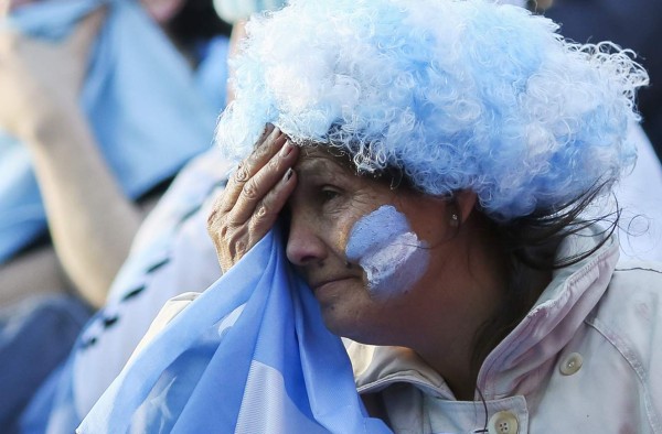 FOTOS: Llanto y desolación de los argentinos tras la derrota contra Croacia