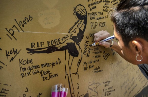 Kobe Bryant: El mundo del arte callejero rinde homenaje con espectaculares esculturas