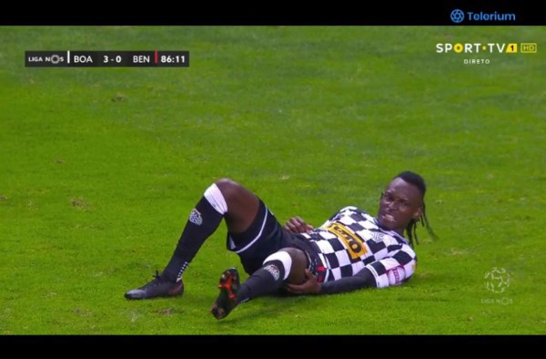 ¡Euforia y júbilo! El festejo del Boavista al vencer a Benfica con Alberth Elis como el mejor del partido