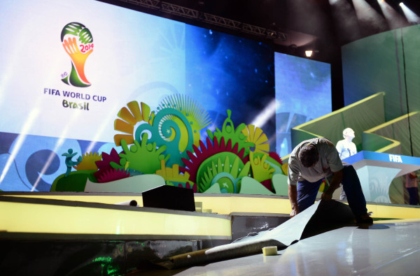 Todo listo para el sorteo del mundial de Brasil 2014!