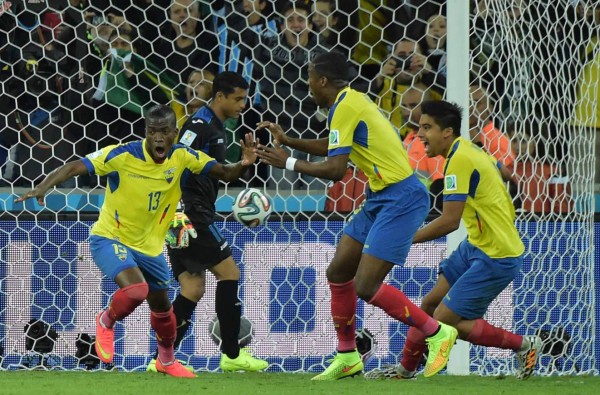 Honduras cae ante Ecuador 2-1