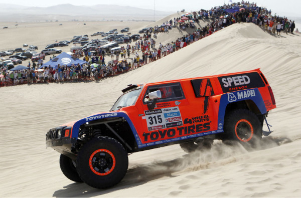 Auto Moto Rally Dakar en Lima Perú.