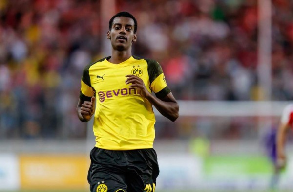 MERCADO: Otro hondureño sin club en Europa; Real Madrid se entromete en fichaje de Barcelona