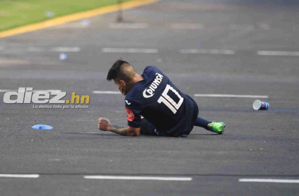 No viste en TV: John Bodden desquiciado, 'selfie' de Kevin López y caras largas en Marathón