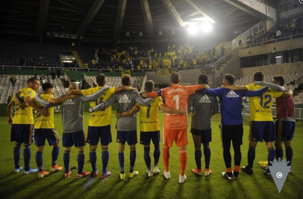FOTOS: Titular y gol anulado, así fue el debut de Choco Lozano con el Cádiz
