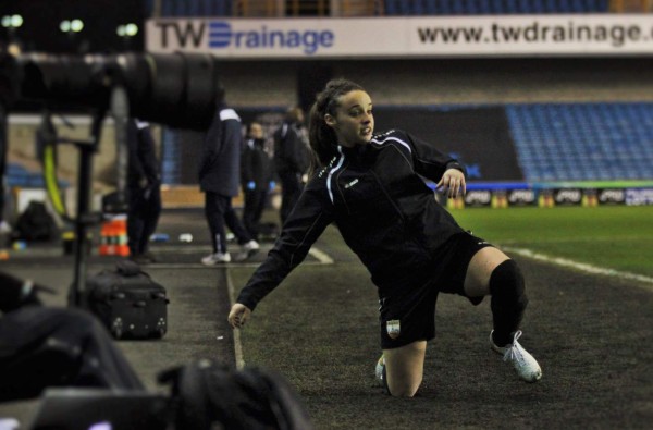 ¡Le filtraron fotos íntimas! La dura pesadilla que vivió Leigh Nicol: 'Ahora entiendo por qué la gente se suicida'