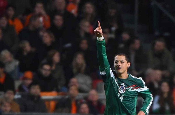 México vence 3-2 a Holanda con goles de Carlos Vela y Chicharito Hernández