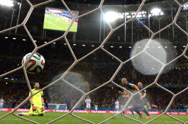 Holanda humilló a la campeona del mundo España 5-1