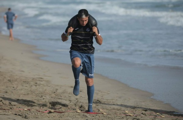 A dos años de su muerte: Las mejores fotos de Santiago Vergara con Motagua