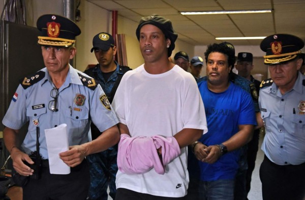 La vida de millonario de Ronaldinho tras su paso por la cárcel: Sus negocios, viajes y fortuna real