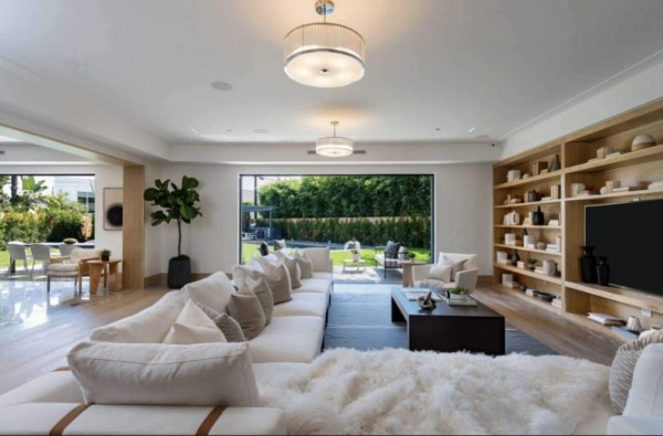 ¡Espectacular! Así es la lujosa mansión que compró Chicharito Hernández en Los Ángeles