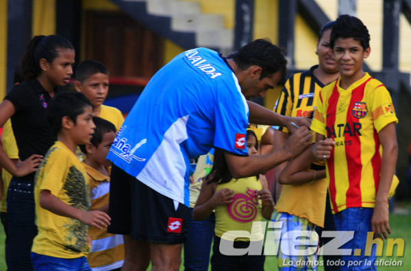 Aldea SOS visita al Real España.