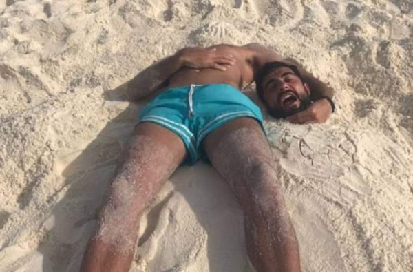 Así disfrutan las vacaciones los cracks ¡Vaya carita la de Messi!