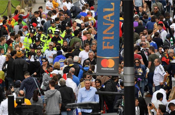 ¡Qué fiesta! Espectacular ambiente en Cardiff previo a la final de Champions