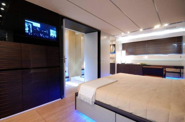 Así es el lujoso Funky Town, el yate que Neymar alquila en Ibiza por 66.000 euros la semana