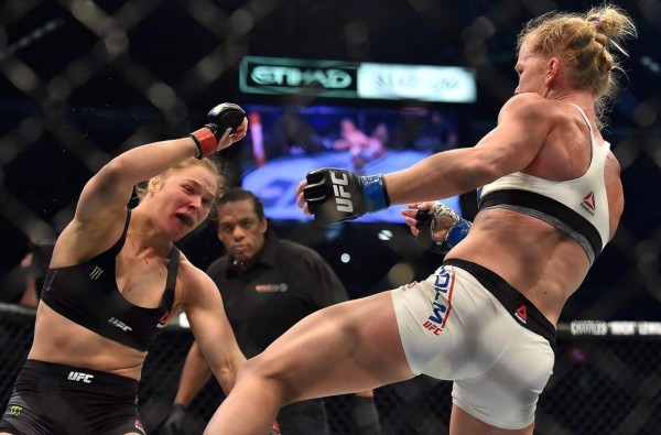 EN FOTOS: Así fue la humillante paliza que le dio Holly Holm a Ronda Rousey