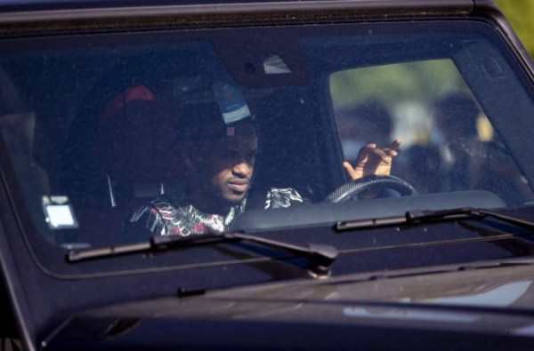 Autos sucios y nuevos 'looks': Así fue el regreso al trabajo de Messi y los futbolistas del Barcelona &nbsp;&nbsp;