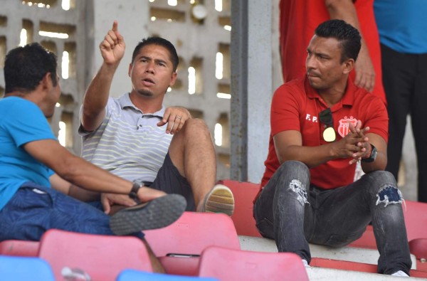 NO SE VIO POR TV: ¿Pinto viendo a Costly? Las fotos más curiosas en Honduras