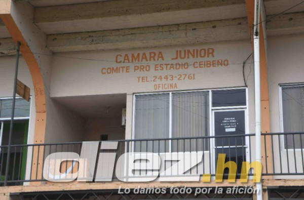 EN FOTOS: Abandonado y viejo, así luce el triste estadio de La Ceiba