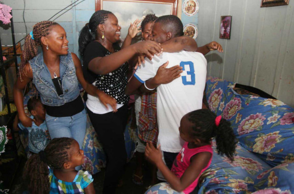 Júnior Lacayo el orgullo de la colonia Pizzaty .en Ceiba .