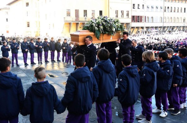Las tristes imágenes del funeral de Davide Astori
