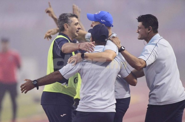 No viste en TV: La furia de Arboleda, euforia de Diego en un clásico de patadas