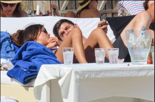 ¡Pillado! Courtois fue captado de vacaciones en Ibiza con dos infartantes mujeres